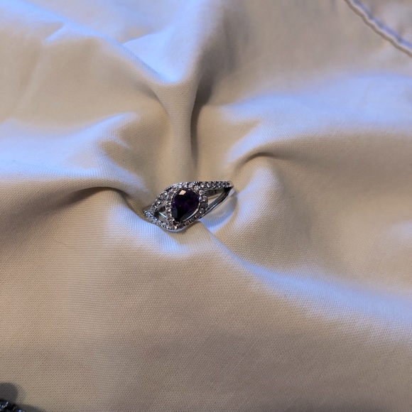 Necklace and ring. - Picture 2 of 3